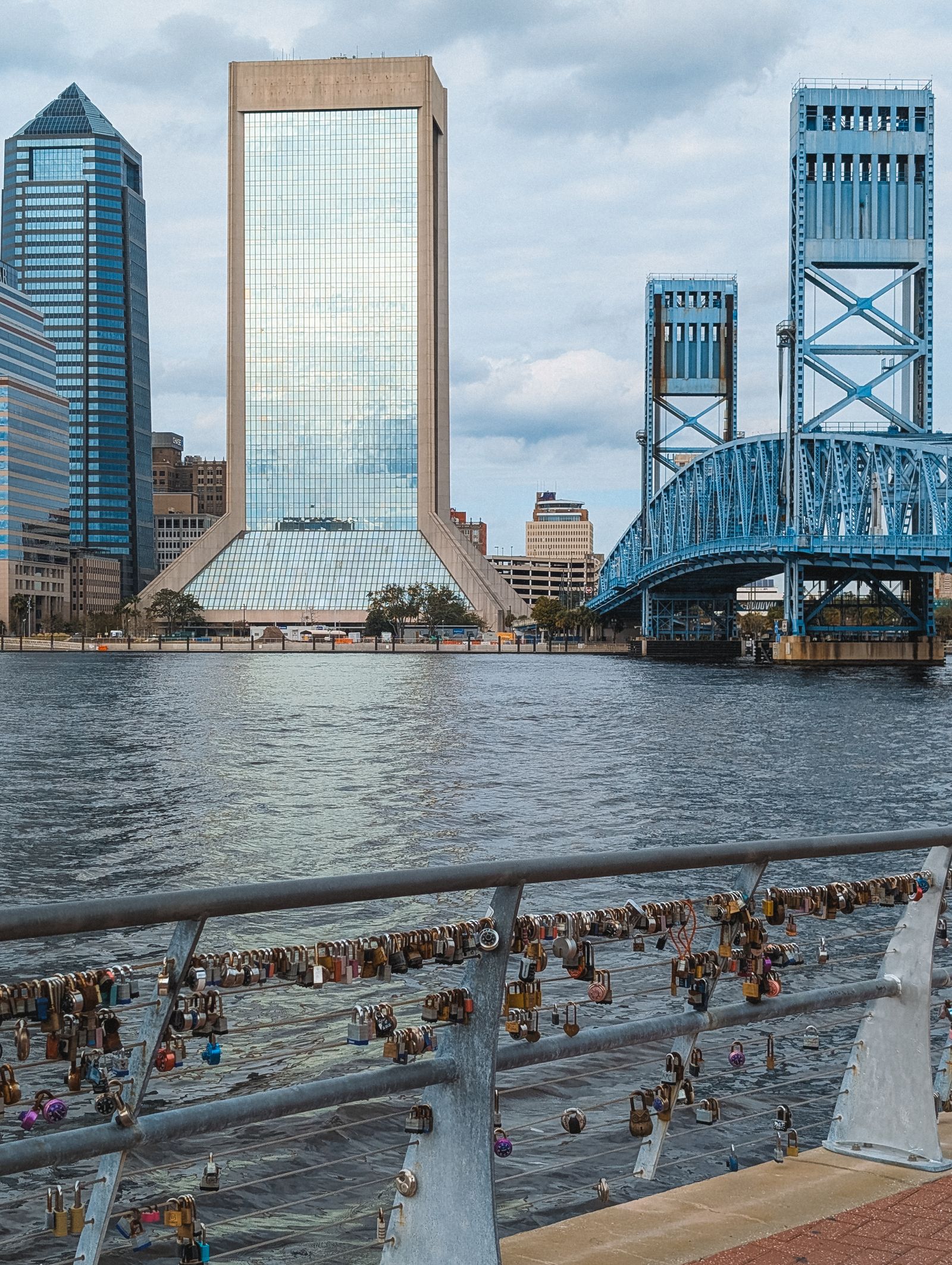 The Jacksonville skyline and the Main Street Bridge over the St. Johns River