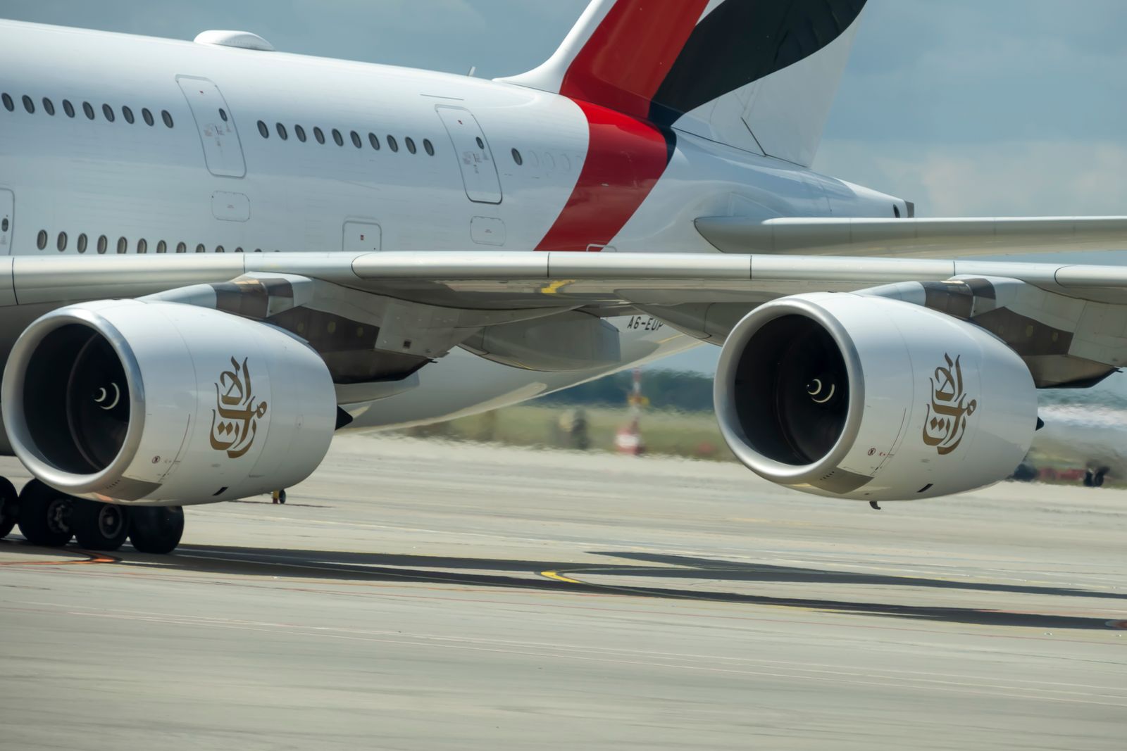 Turbofan engines on an airliner